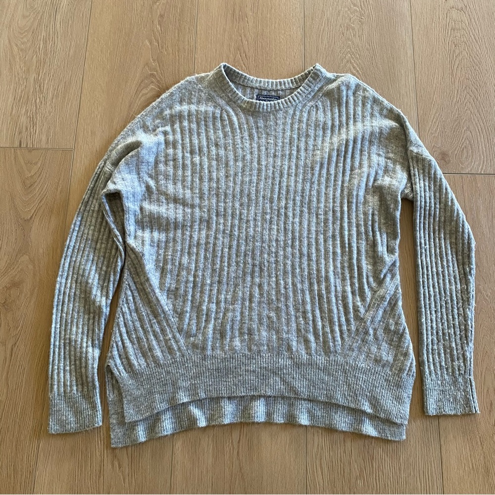 Abercrombie and Fitch Grey Ribbed Sweater